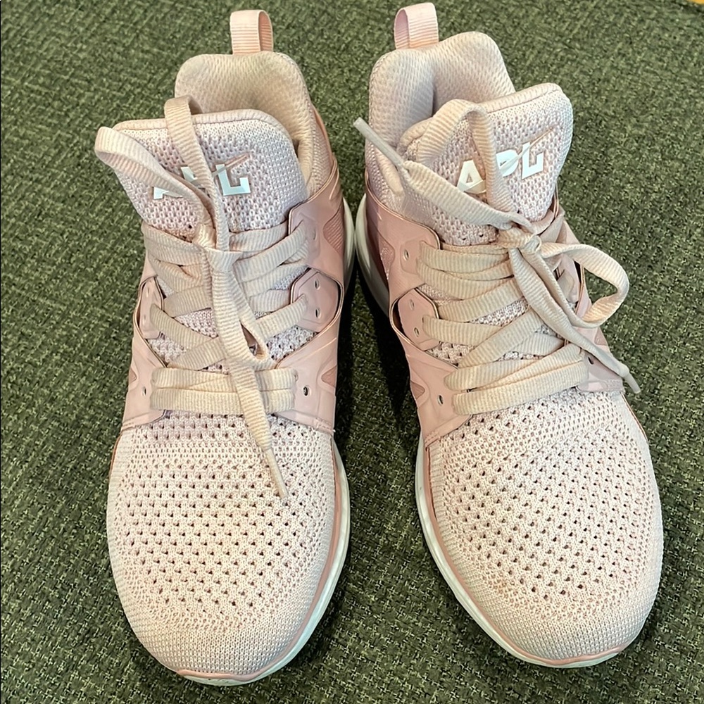 APL Women's Pink Runners (sz 7)